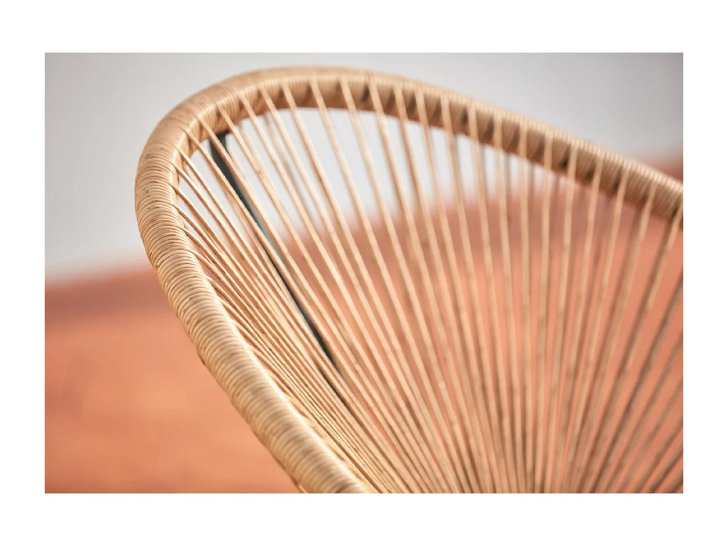 Set di 2 poltrone a forma di uovo + tavolino beige ACAPULCO