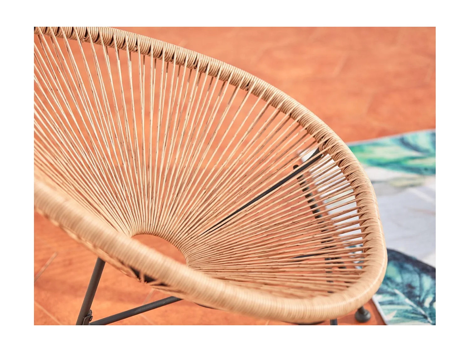 Conjunto de jardim Acapulco 2 cadeiras de ovo + mesa de centro bege