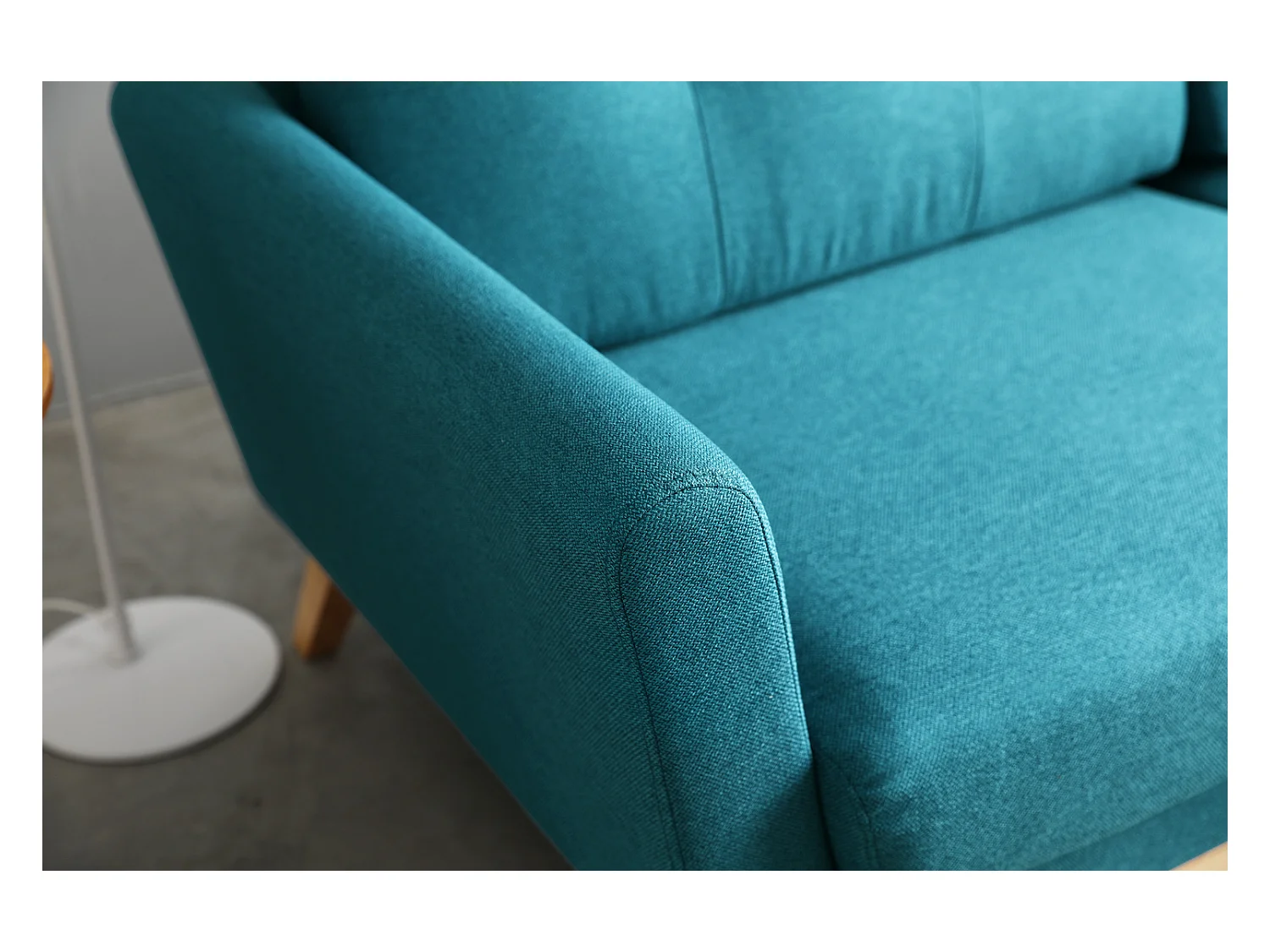 Divano scandinavo 3 posti e 2 cuscini tessuto blu HOGA