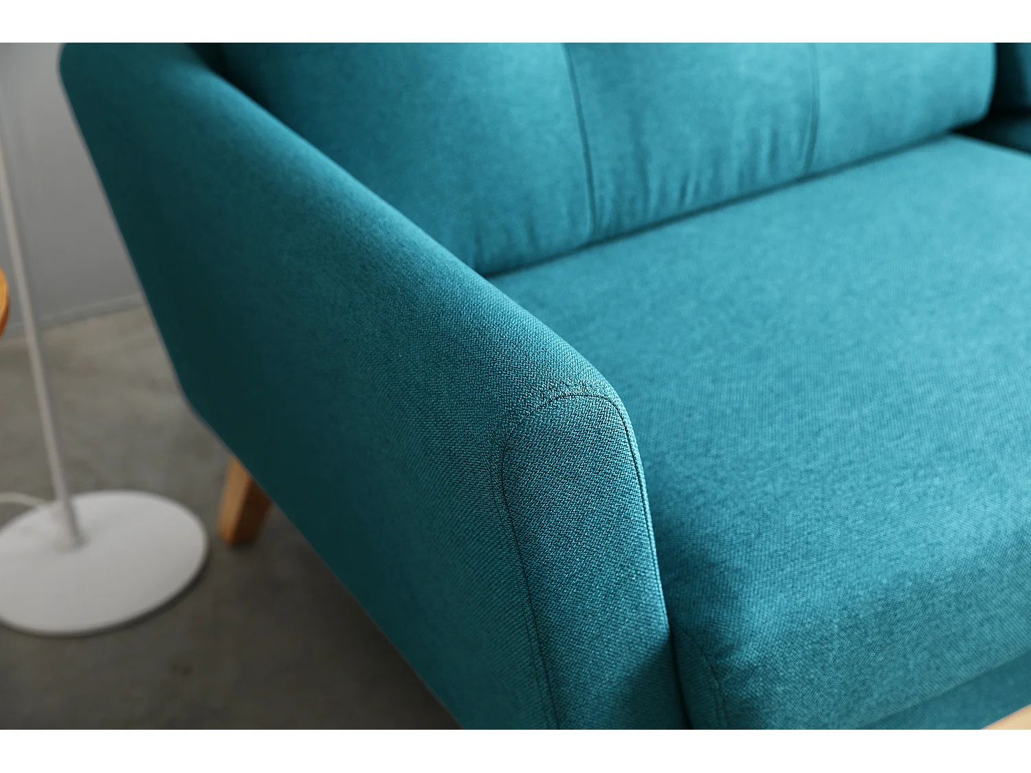 Canapé scandinave 3 places et 2 coussins en tissu bleu canard HOGA