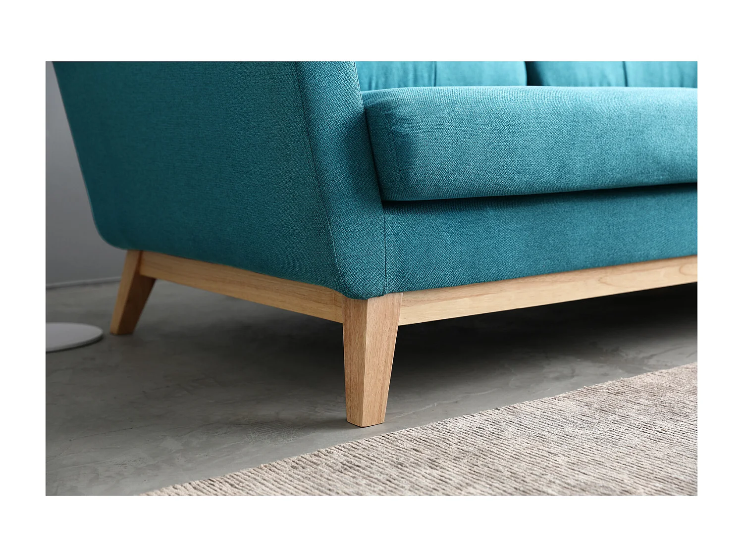 Canapé scandinave 3 places et 2 coussins en tissu bleu canard HOGA