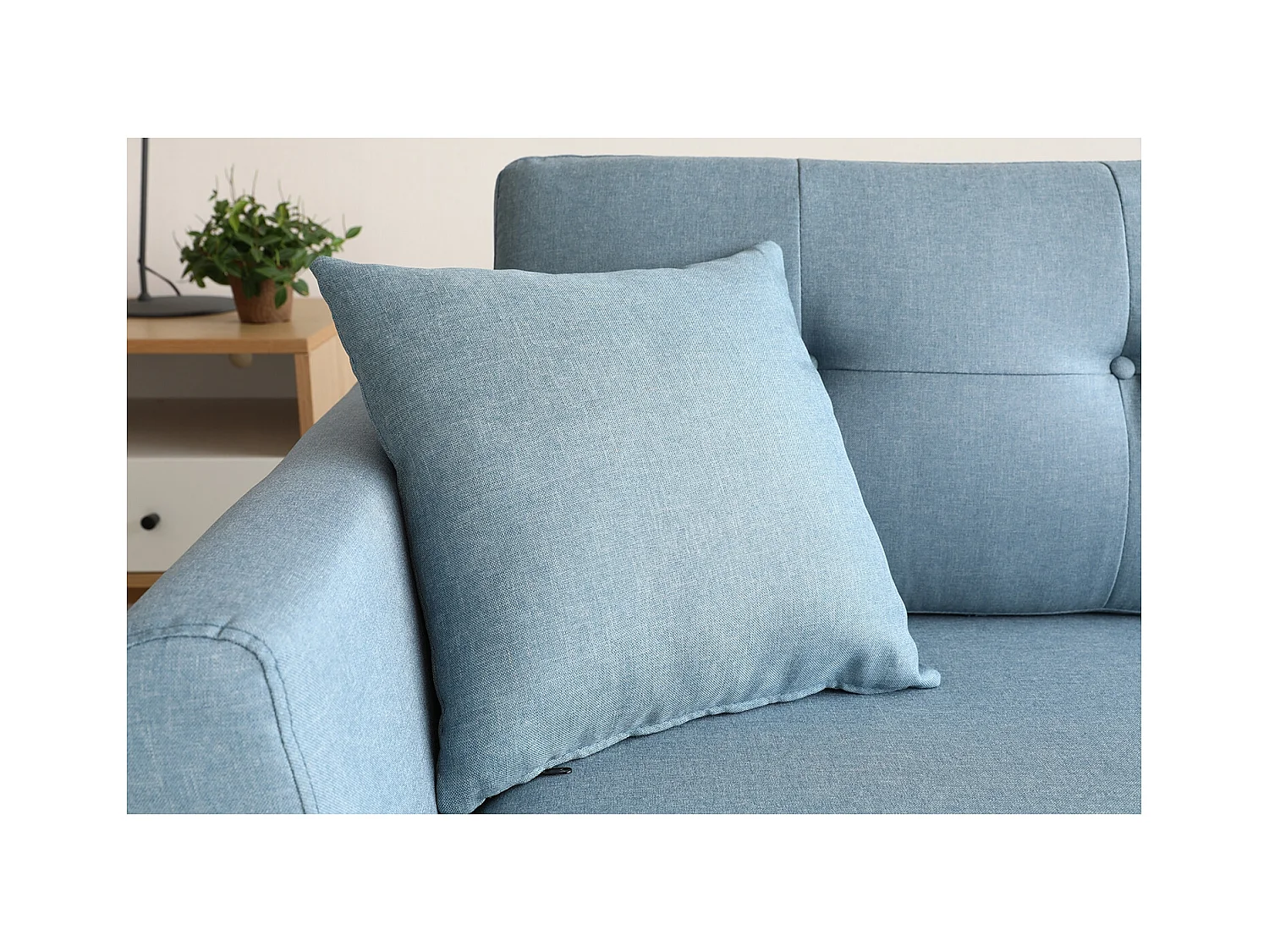 Canapé scandinave 3 places en tissu bleu pastel HOGA