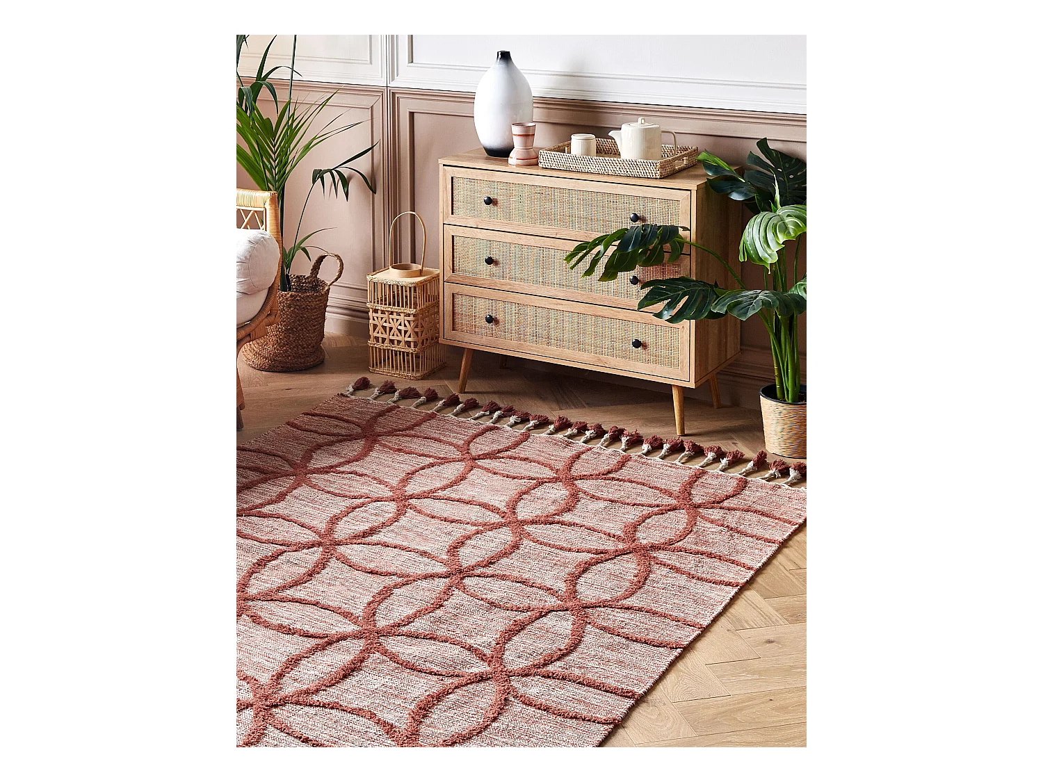 Teppich Baumwolle rot geometrisches Muster mit Fransen 140 x 200 cm Kirsehir