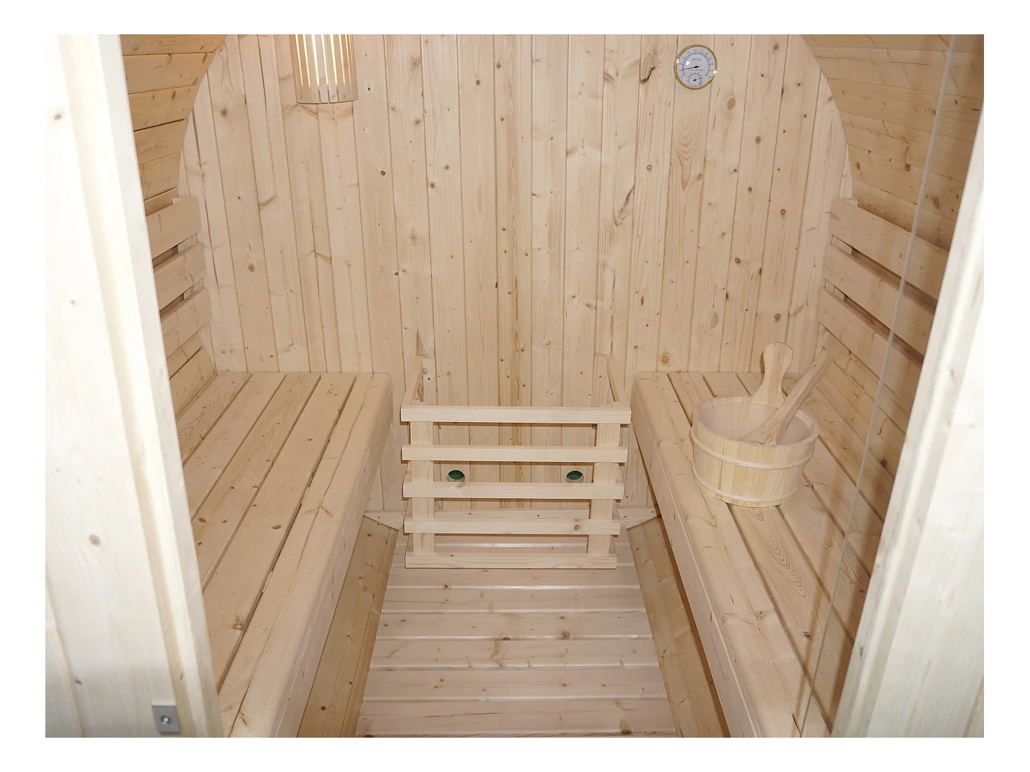 Sauna extérieur en tonneau 4 places avec poêle 6KW - L185 x P180 x H190 cm - ISOKYRO