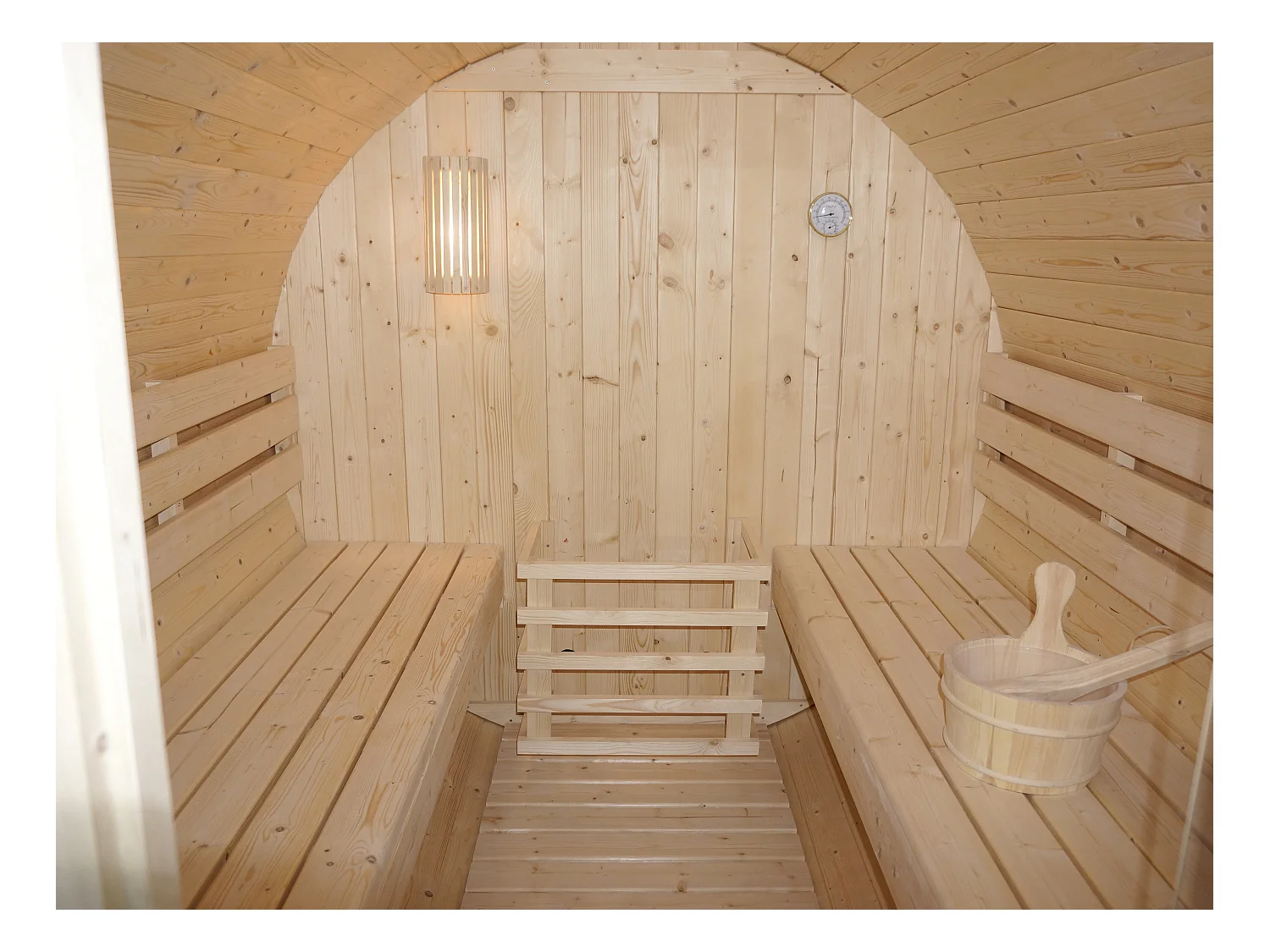 Sauna extérieur en tonneau 6 places avec poêle 8KW - L185 x P220 x H190 cm - ISOKYRO