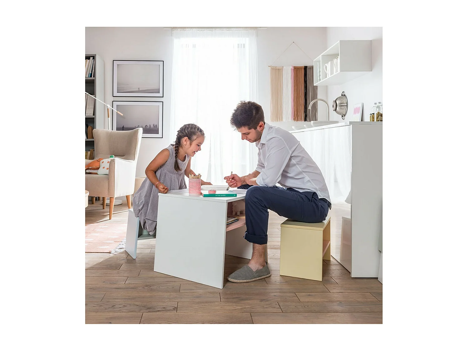 Tabouret enfant empilable avec rangement - L46 cm