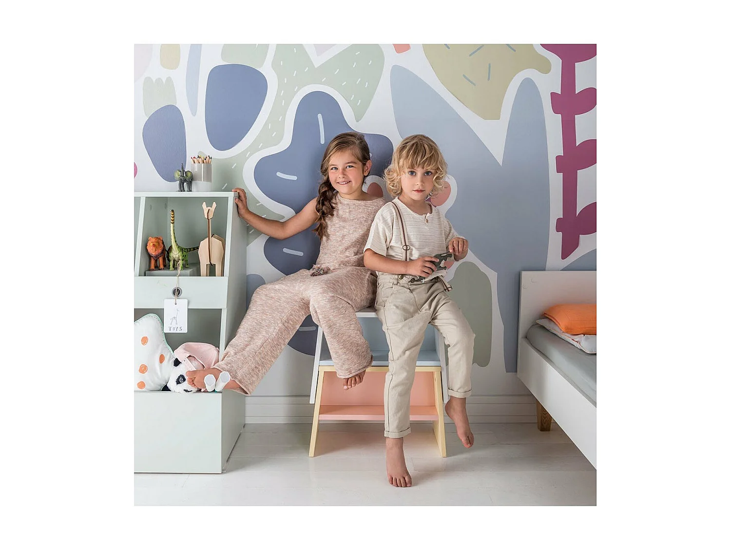 Tabouret enfant empilable avec rangement - L46 cm