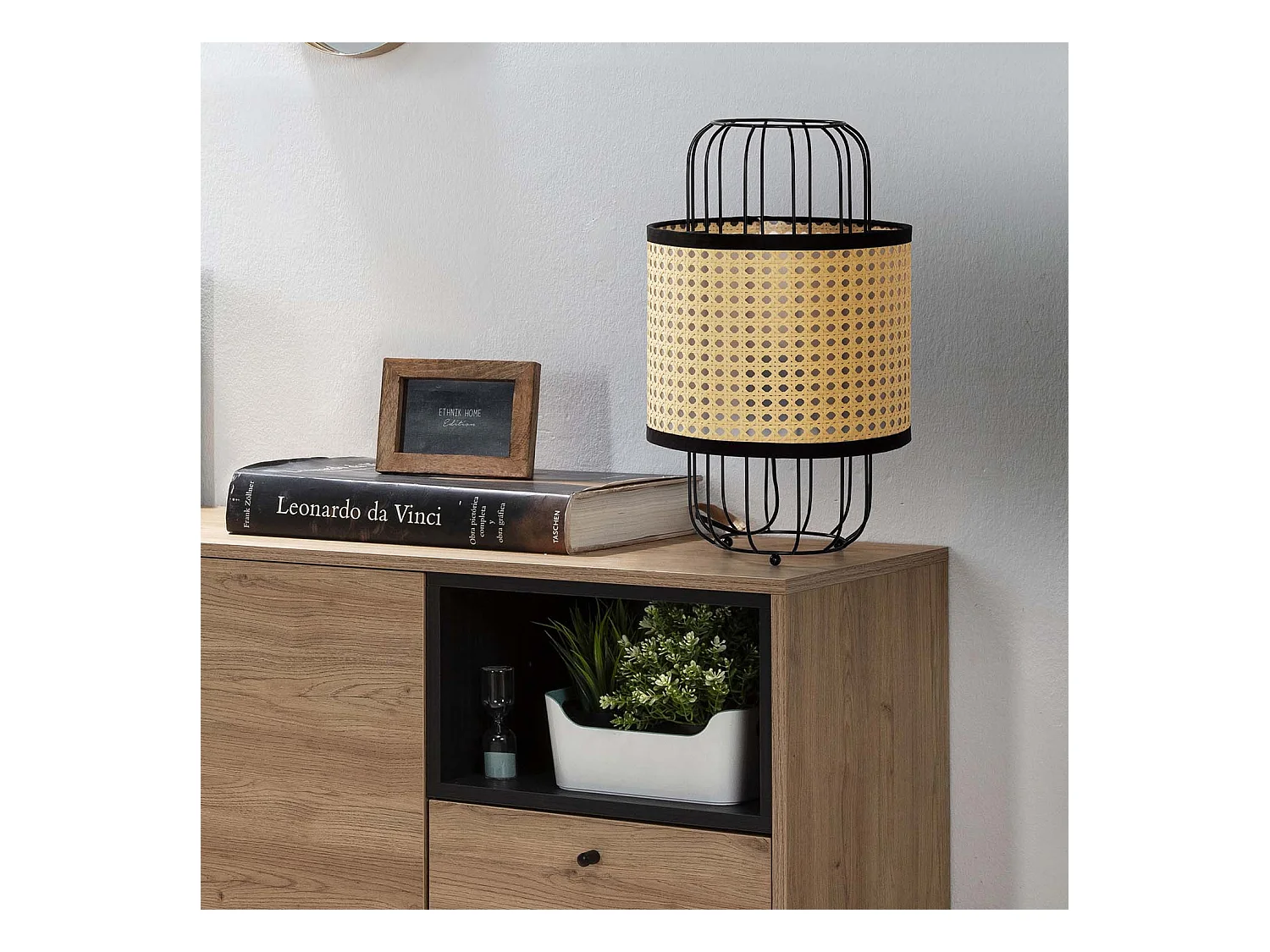 Nachtkastlamp Nozomi van synthetisch rotan, diameter 38 cm.