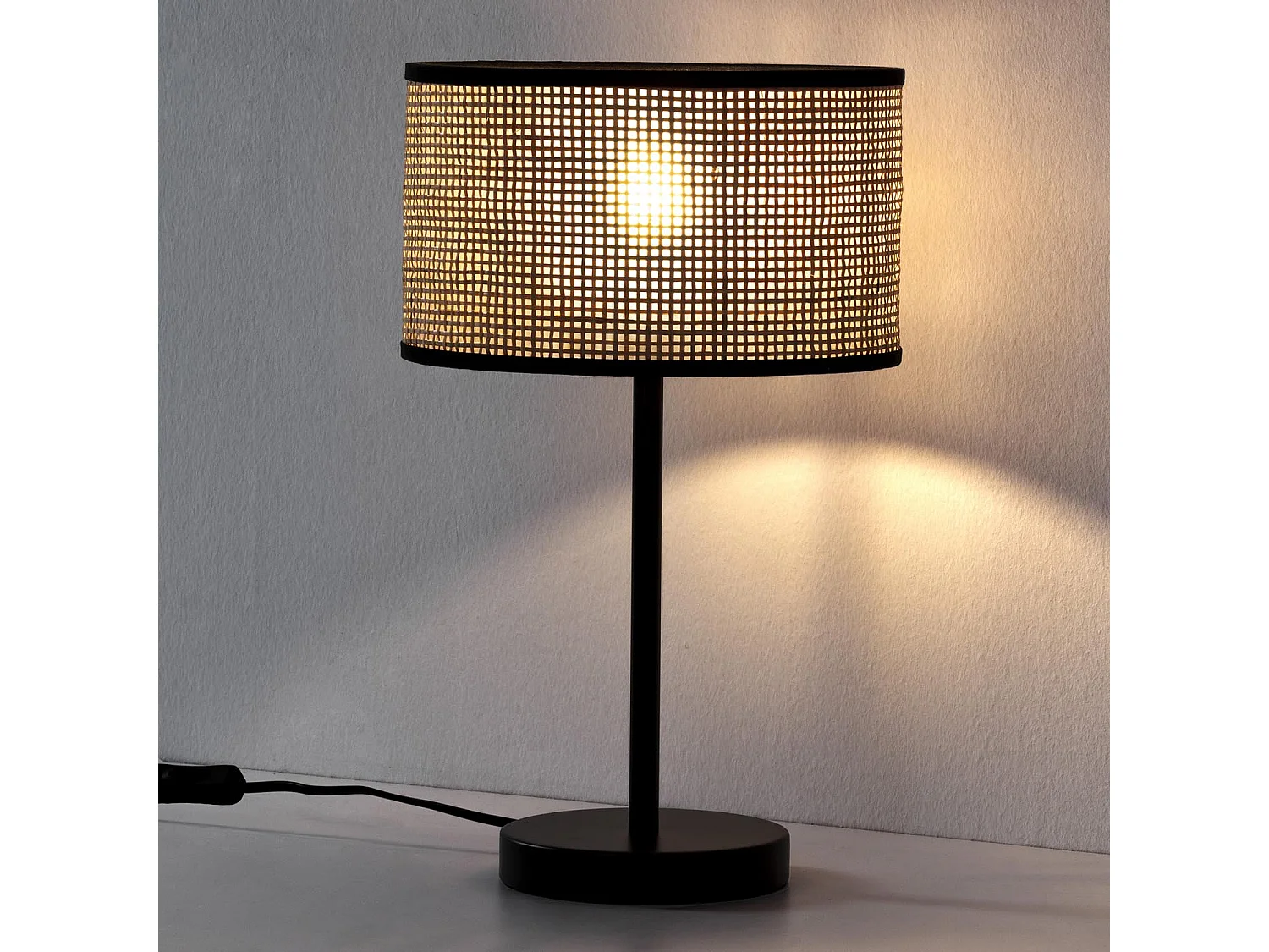 Nachtkastlamp Kasuki van natuurlijk rotan, diameter 42 cm