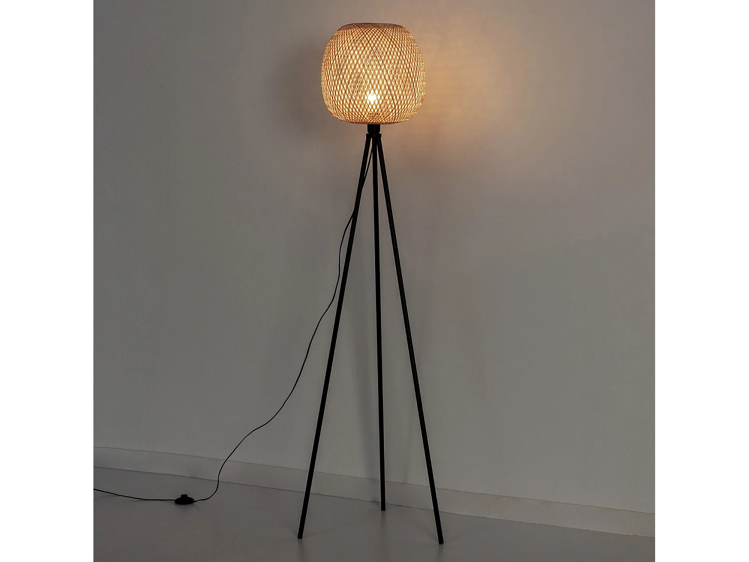 Lampadaire Hikari en bambou, hauteur 166,5 cm