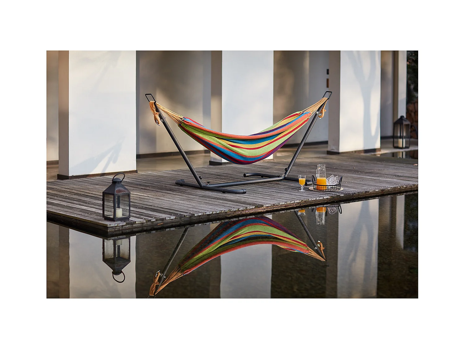 Hangmat met stalen frame in regenboogkleuren van polyester voor volwassenen, bestand tegen weersinvloeden