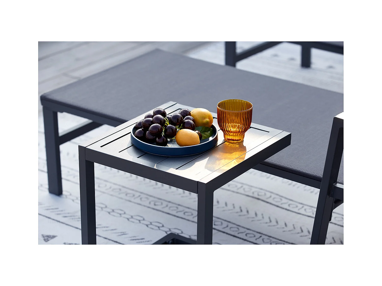 Lot de 2 transats et une table d'appoint gris BARI