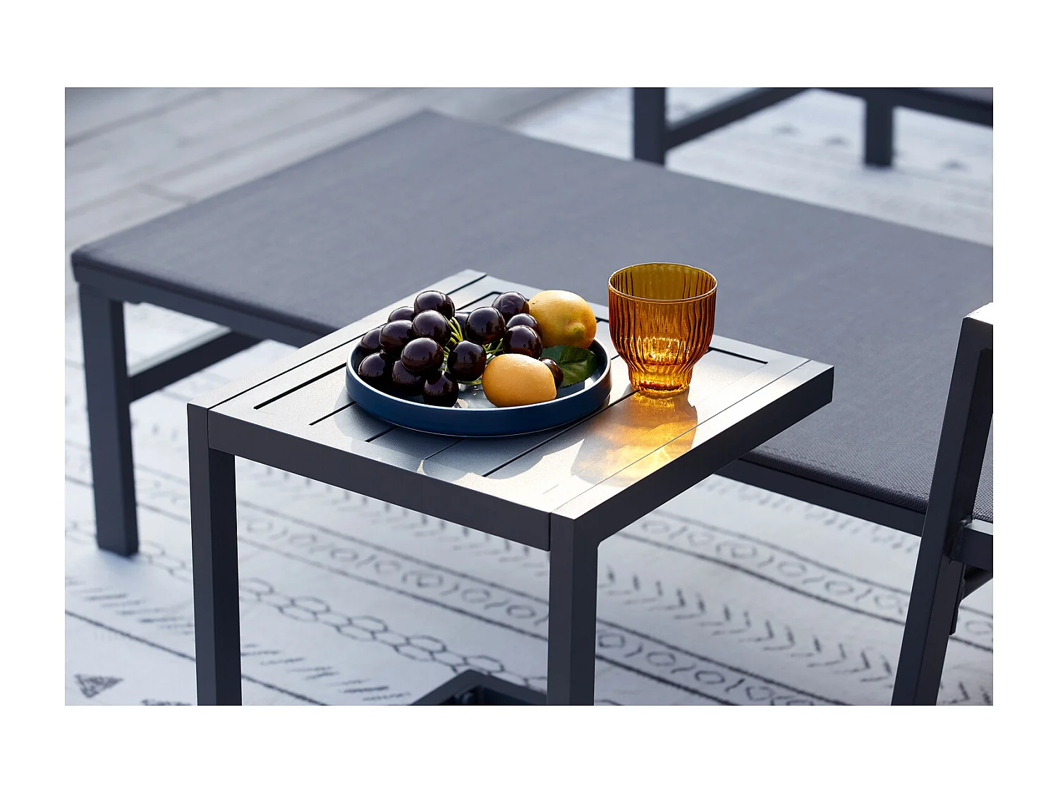 Lot de 2 transats et une table d'appoint gris BARI