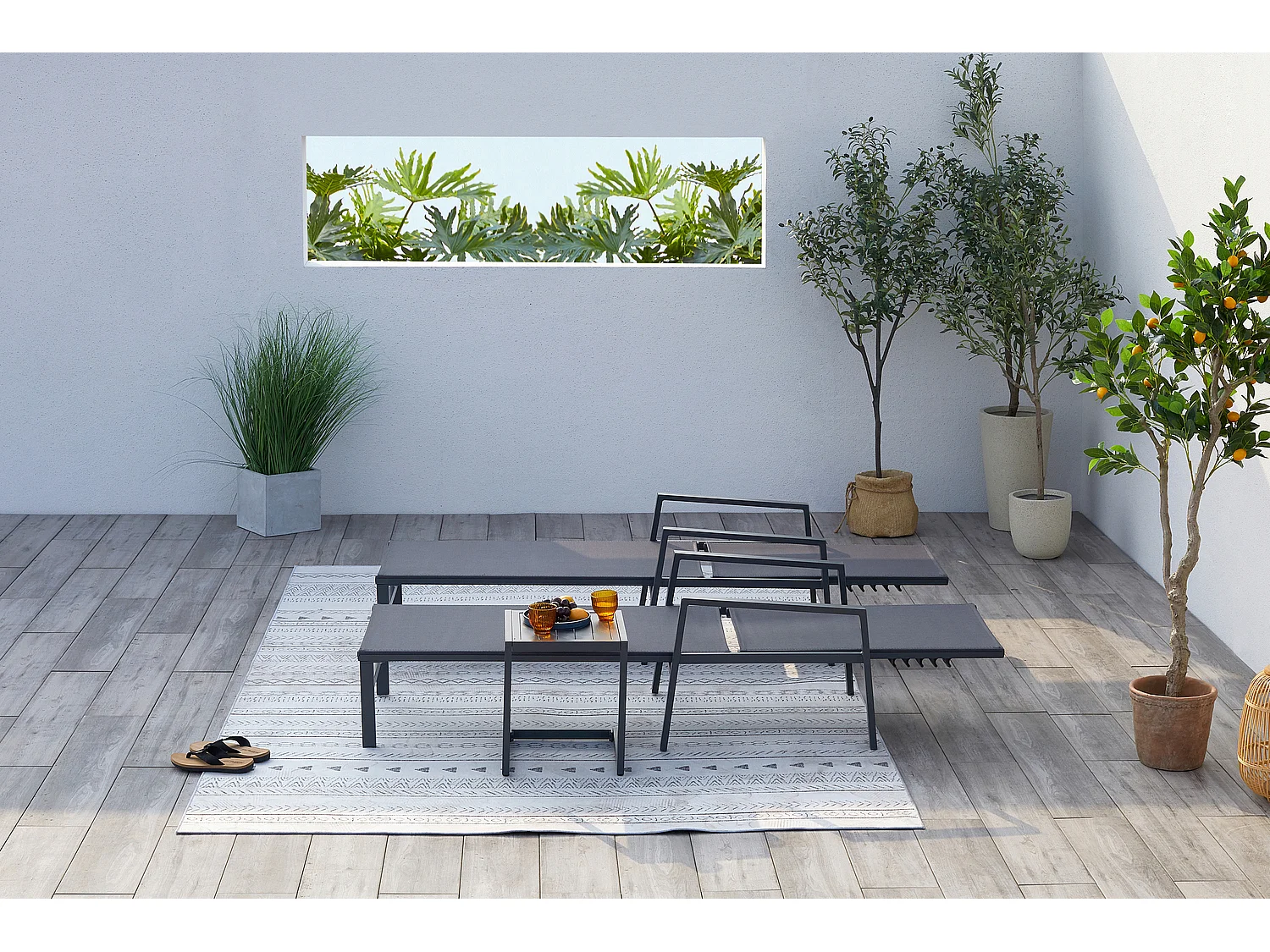 Conjunto de 2 espreguiçadeiras cinza escuro com mesa auxiliar BARI - Design minimalista para jardim ou terraço