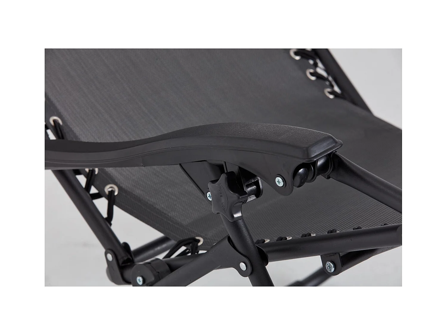 Tumbona reclinable negra y gris oscuro MANIHI