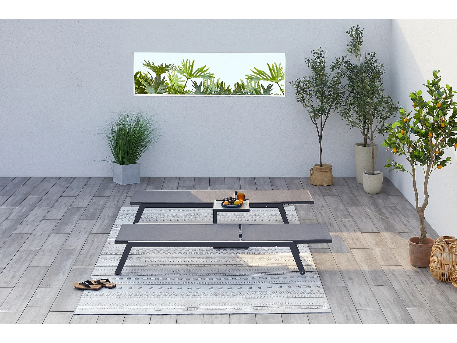 Lot de 2 transats et une table d'appoint gris et noir PRATO