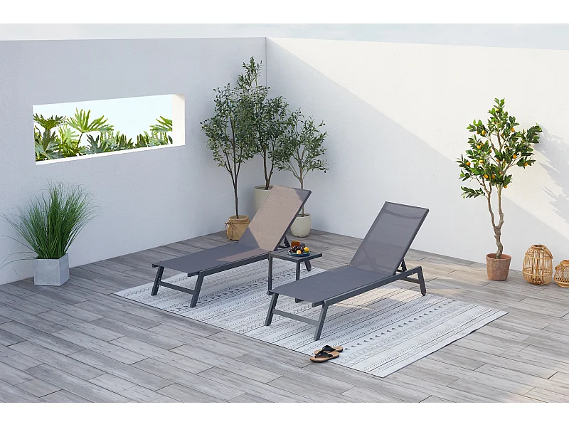Lot de 2 transats et une table d'appoint gris et noir PRATO