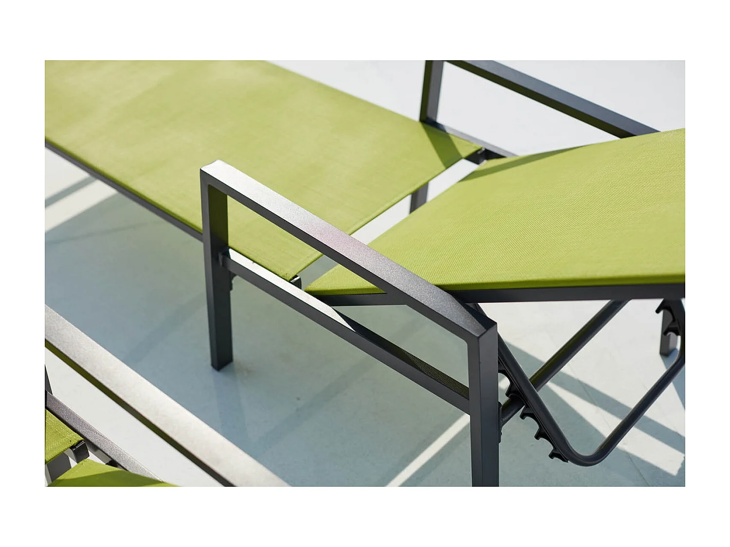 Lot de 2 transats en aluminium gris foncé et vert BARI