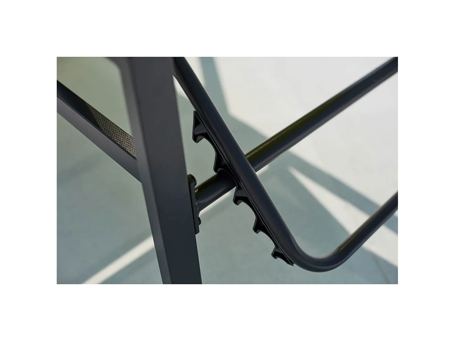 Lot de 2 transats en aluminium gris foncé et vert BARI