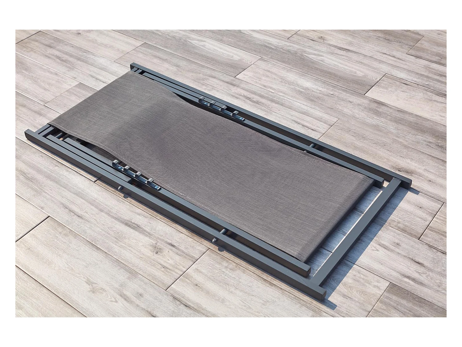 Juego de 2 tumbonas de aluminio gris TEVATA