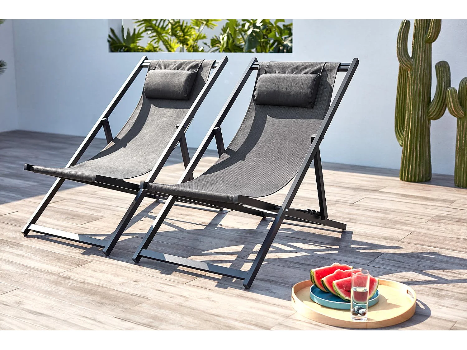 Conjunto de 2 espreguiçadeiras de jardim cinza em alumínio TEAVATA - Confortáveis e reclináveis, perfeitas para relaxar ao sol