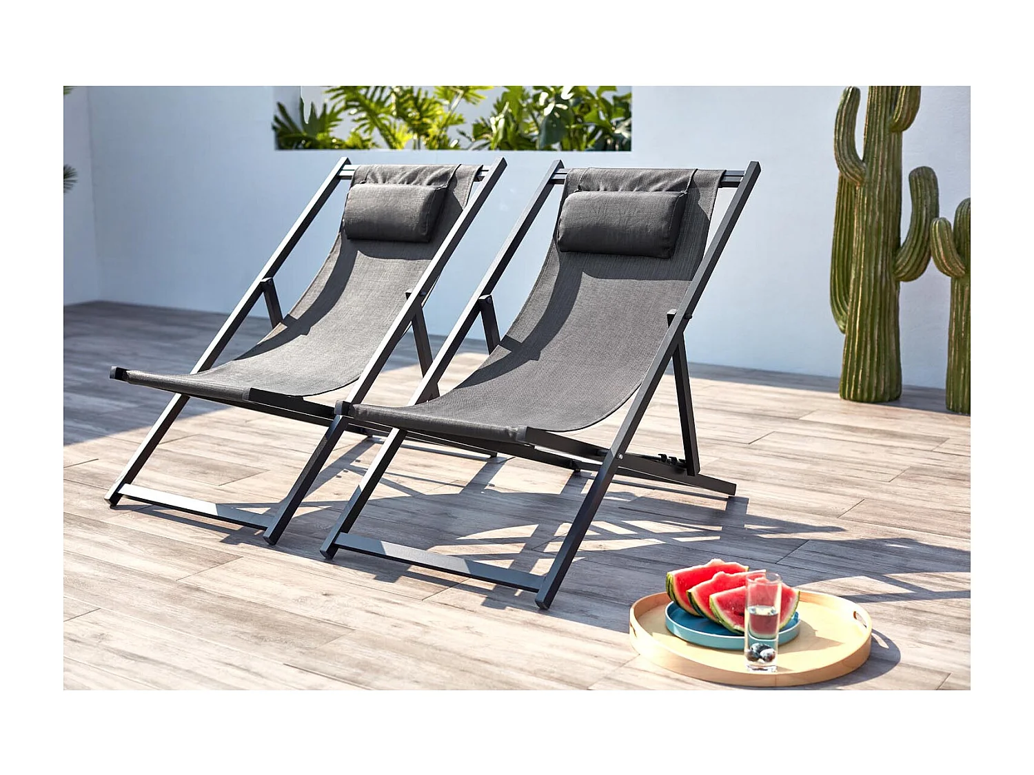 Conjunto de 2 espreguiçadeiras de jardim cinza em alumínio TEAVATA - Confortáveis e reclináveis, perfeitas para relaxar ao sol