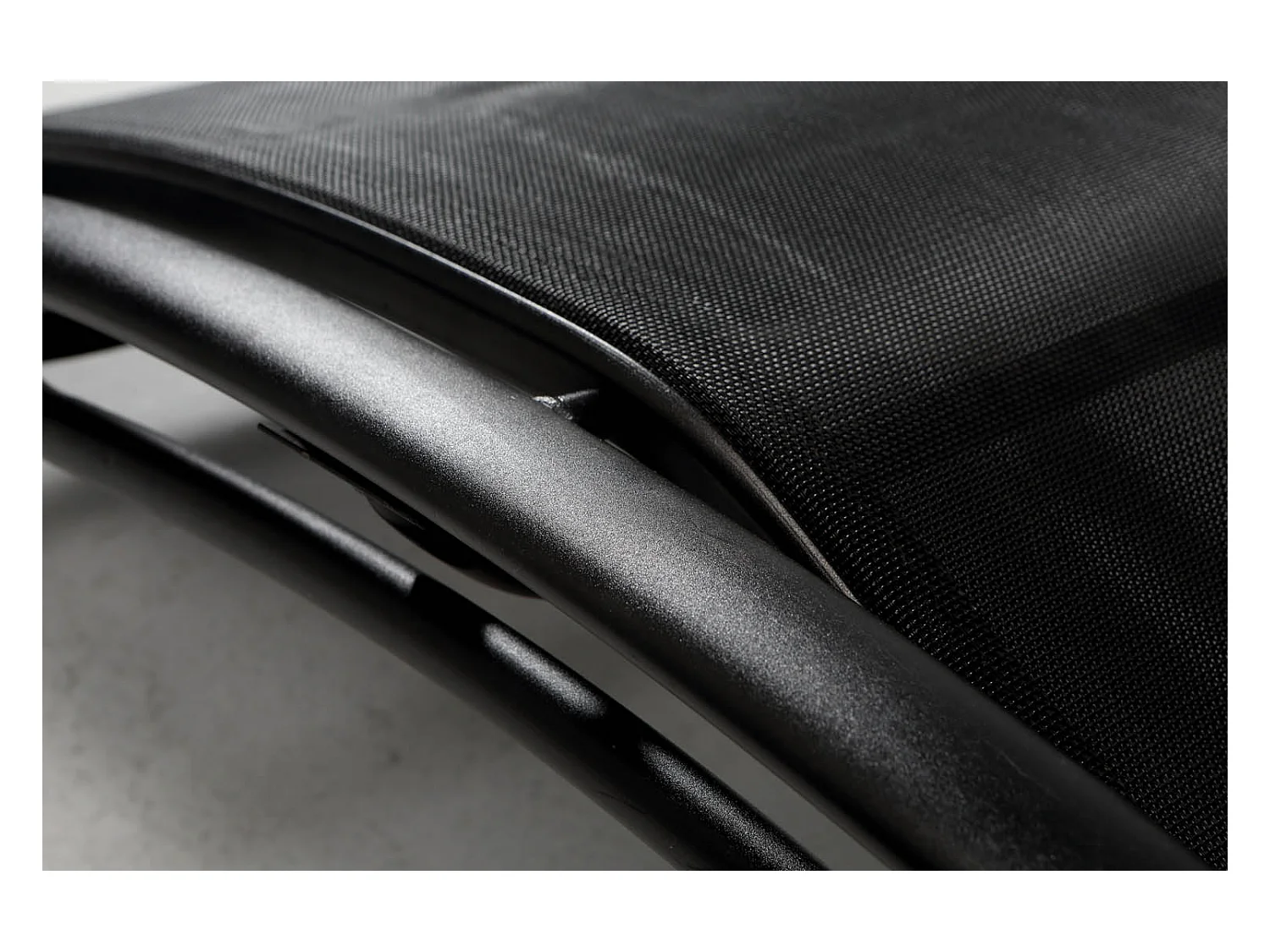 Set di 2 sdraio regolabili e impilabil nero LIMEA