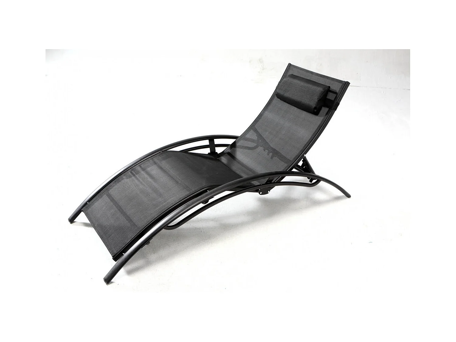 Set di 2 sdraio regolabili e impilabil nero LIMEA