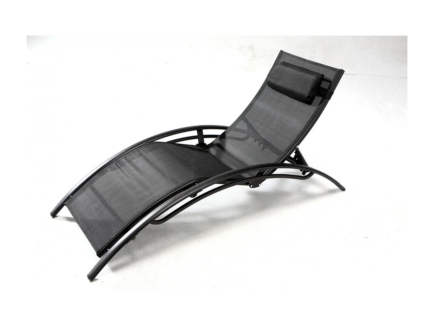 Lot de 2 transats ajustables avec pieds en acier noir LIMEA