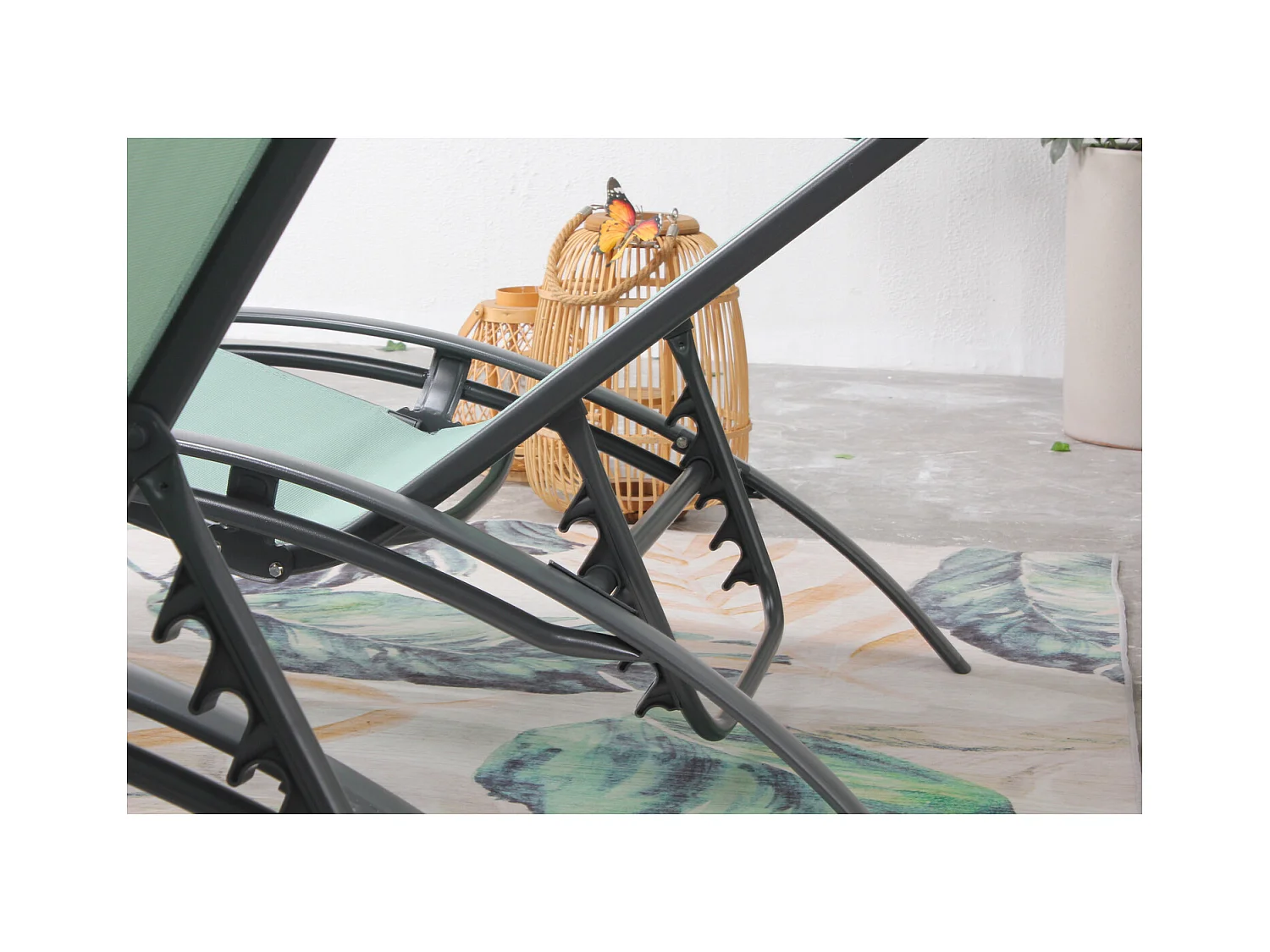 Lot de 2 transats en aluminium et toile PVC vert pastel BAHIA
