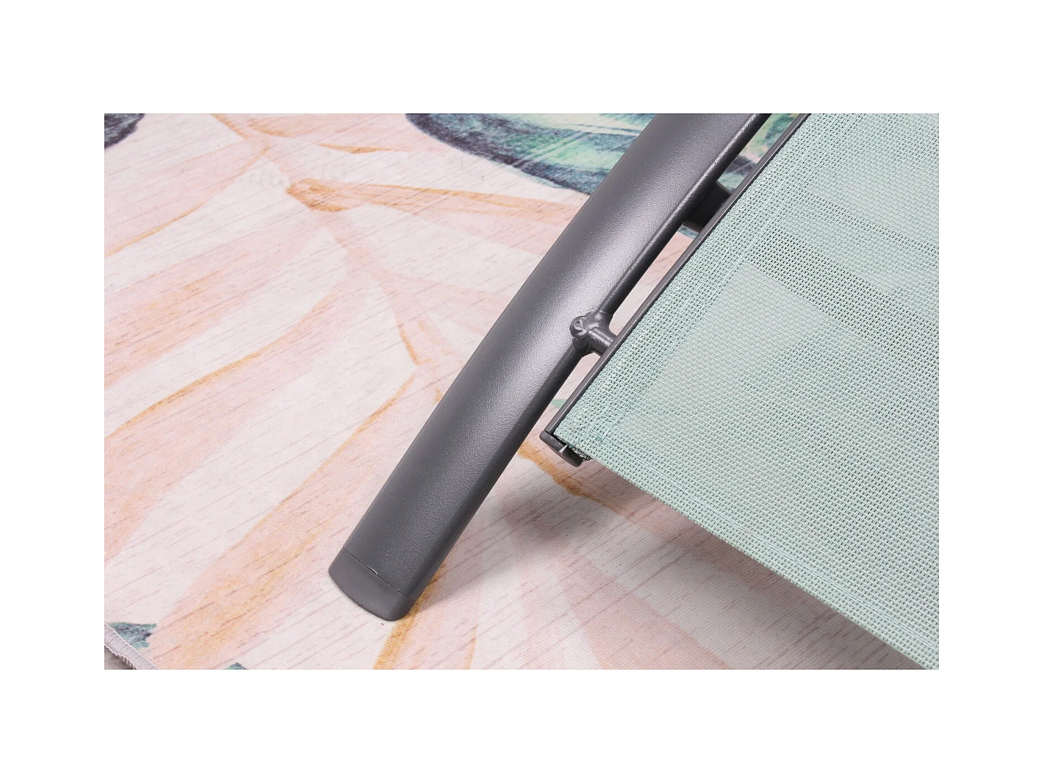 Lot de 2 transats en aluminium et toile PVC vert pastel BAHIA