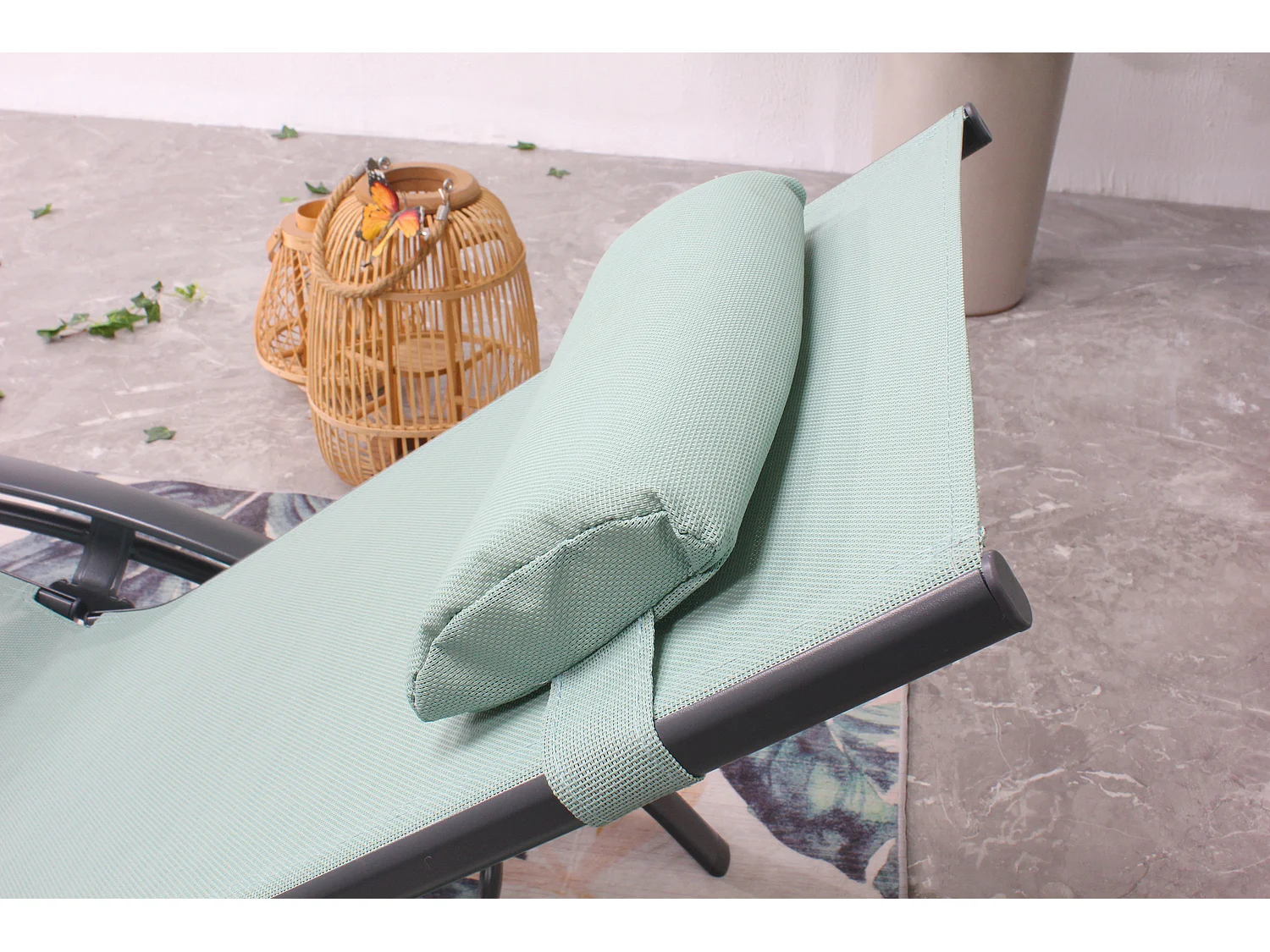 Lot de 2 transats en aluminium et toile PVC vert pastel BAHIA