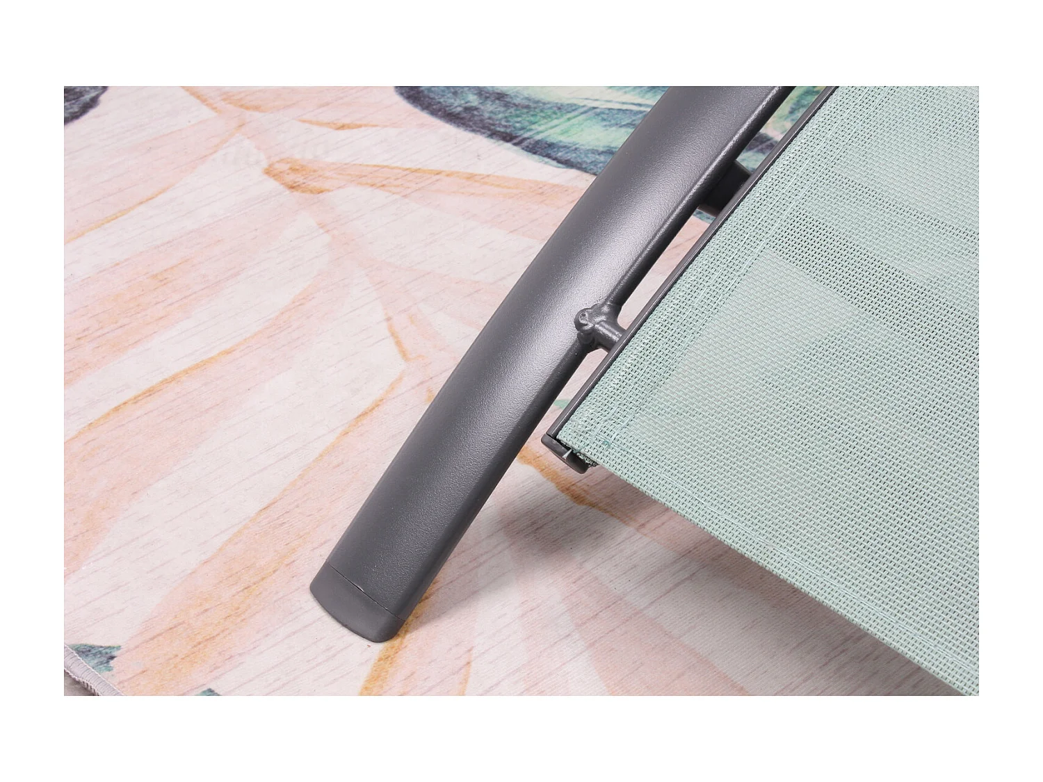 Lot de 2 transats en aluminium et toile PVC vert pastel BAHIA