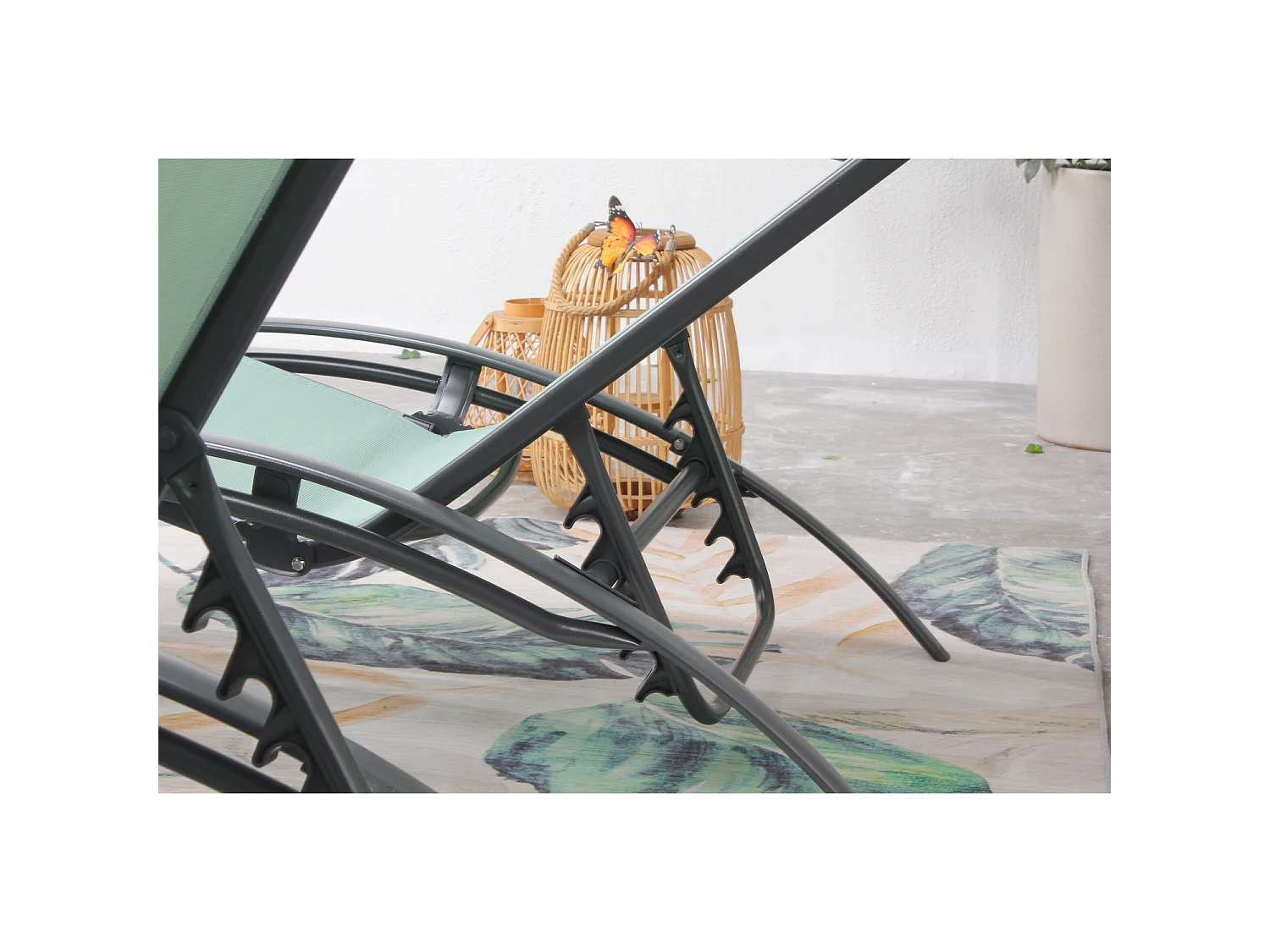 Lot de 2 transats en aluminium et toile PVC vert pastel BAHIA