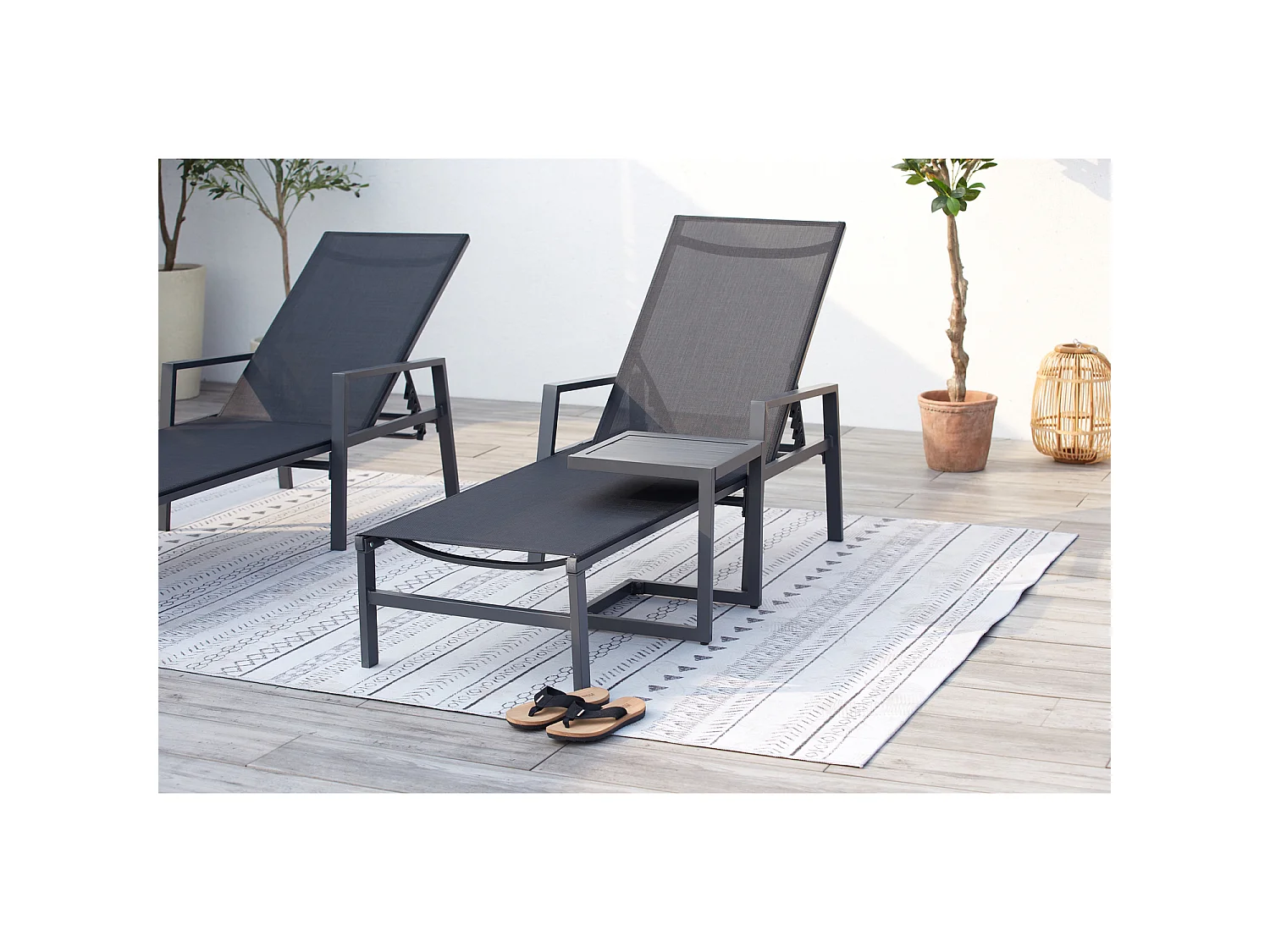 Set van 2 ligstoelen met bijzettafel zwart BARI - Strak design voor tuin of terras