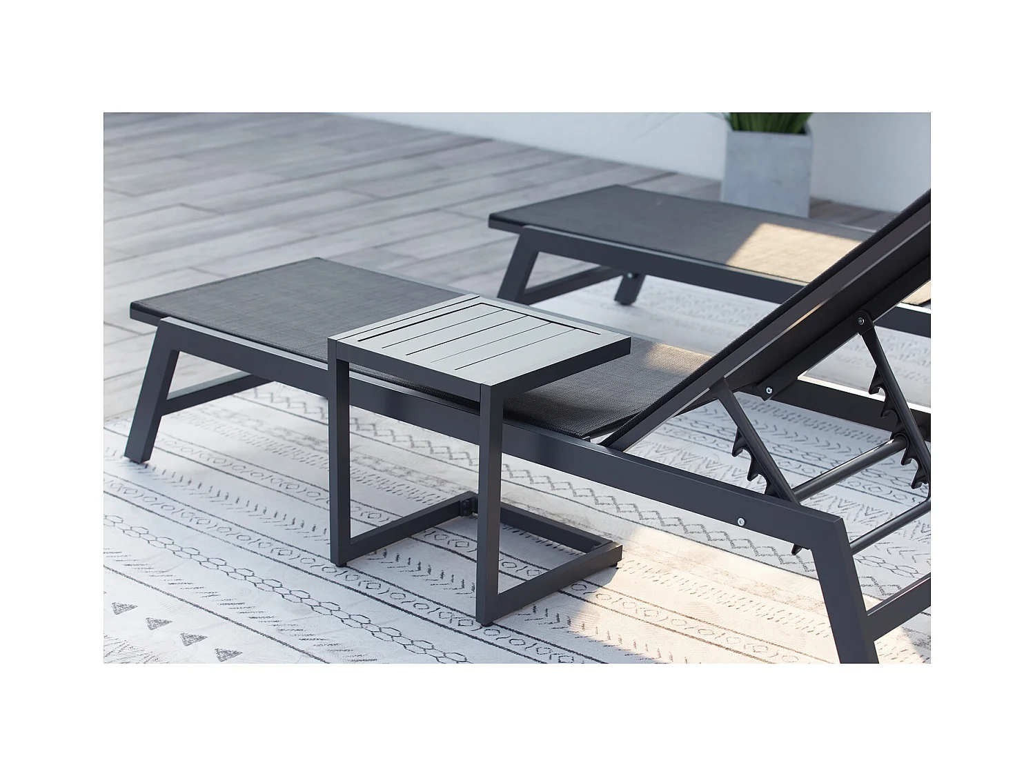 Set di 2 sdraio e un tavolino nero PRATO