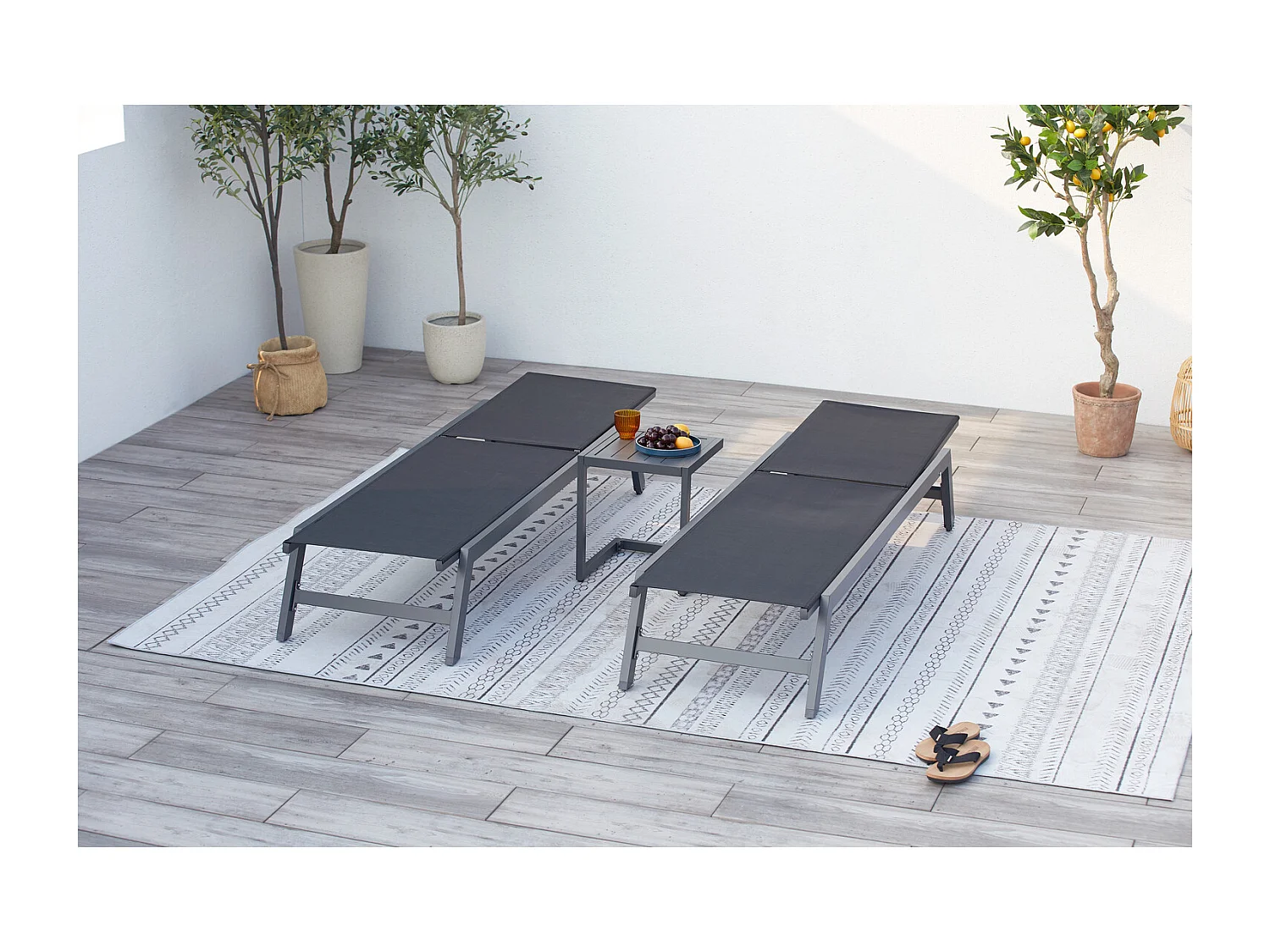 Lot de 2 transats et une table d'appoint noir PRATO