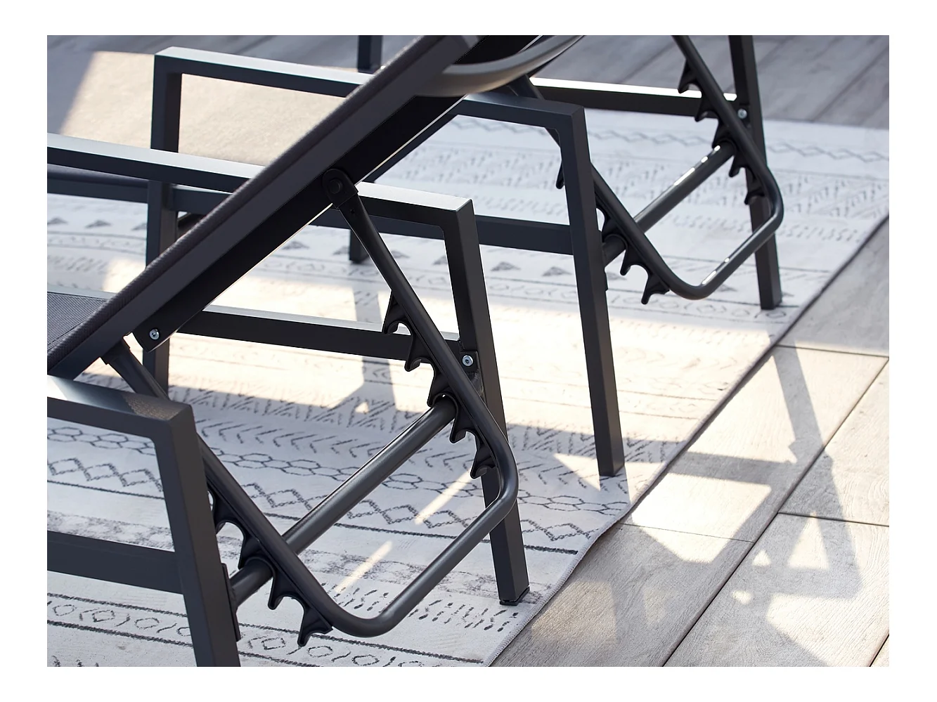 Lot de 2 transats en aluminium gris foncé et noir BARI