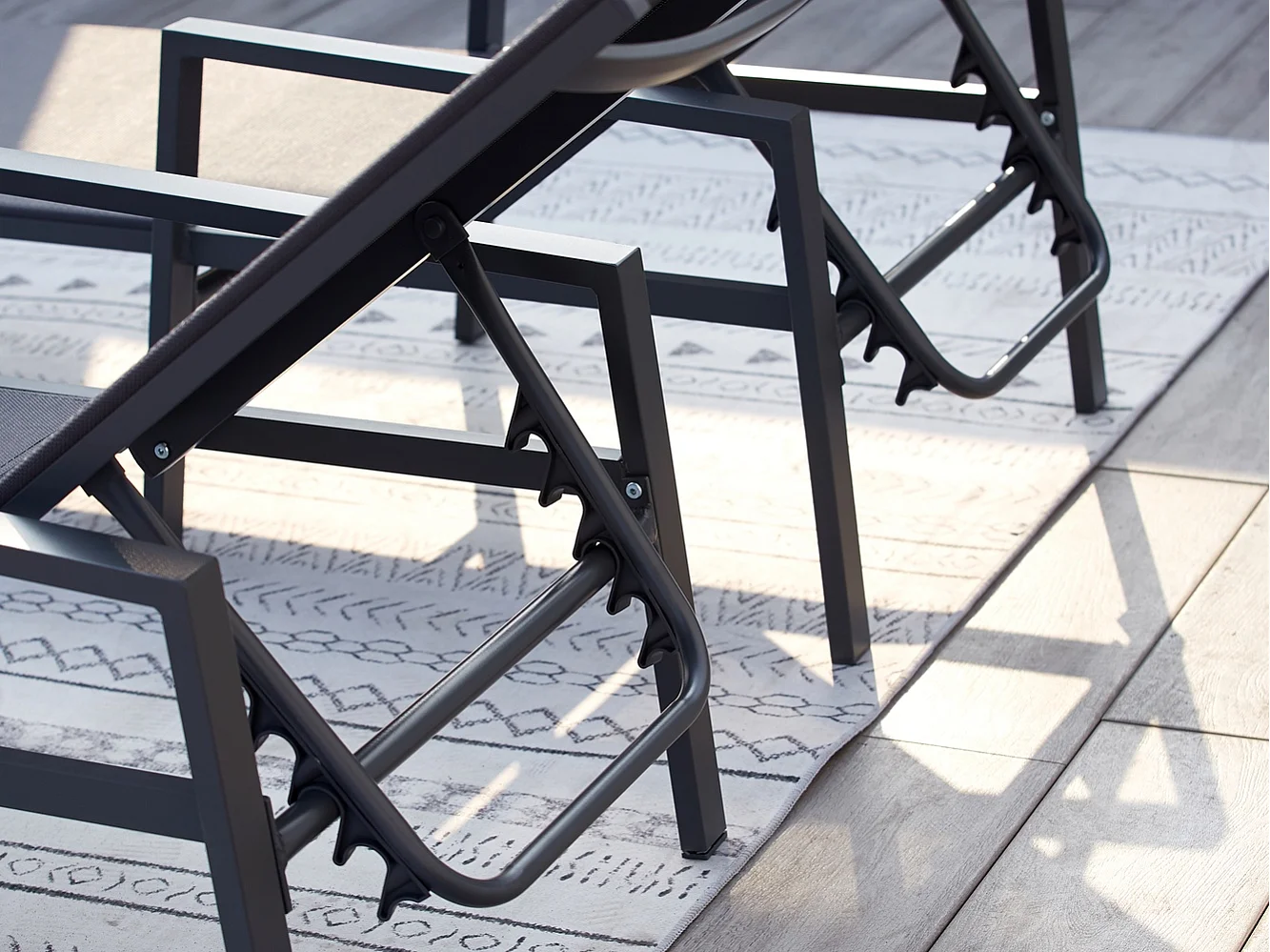 Lot de 2 transats en aluminium gris foncé et noir BARI