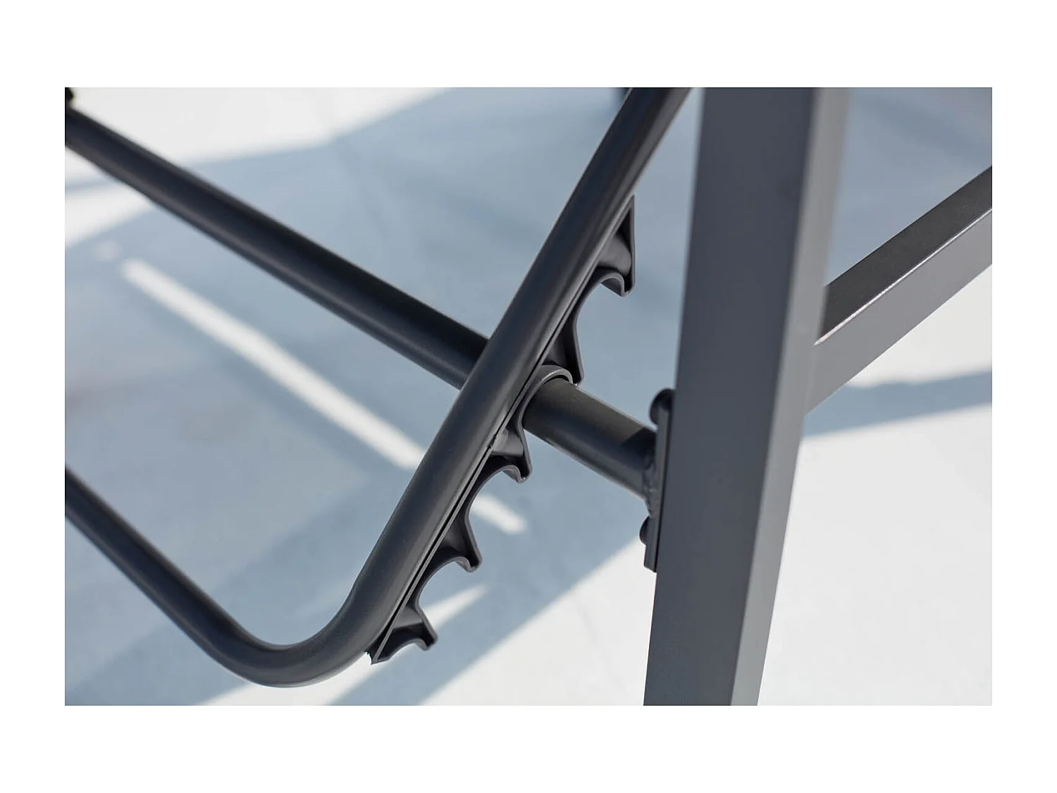 Lot de 2 transats en aluminium gris foncé et noir BARI