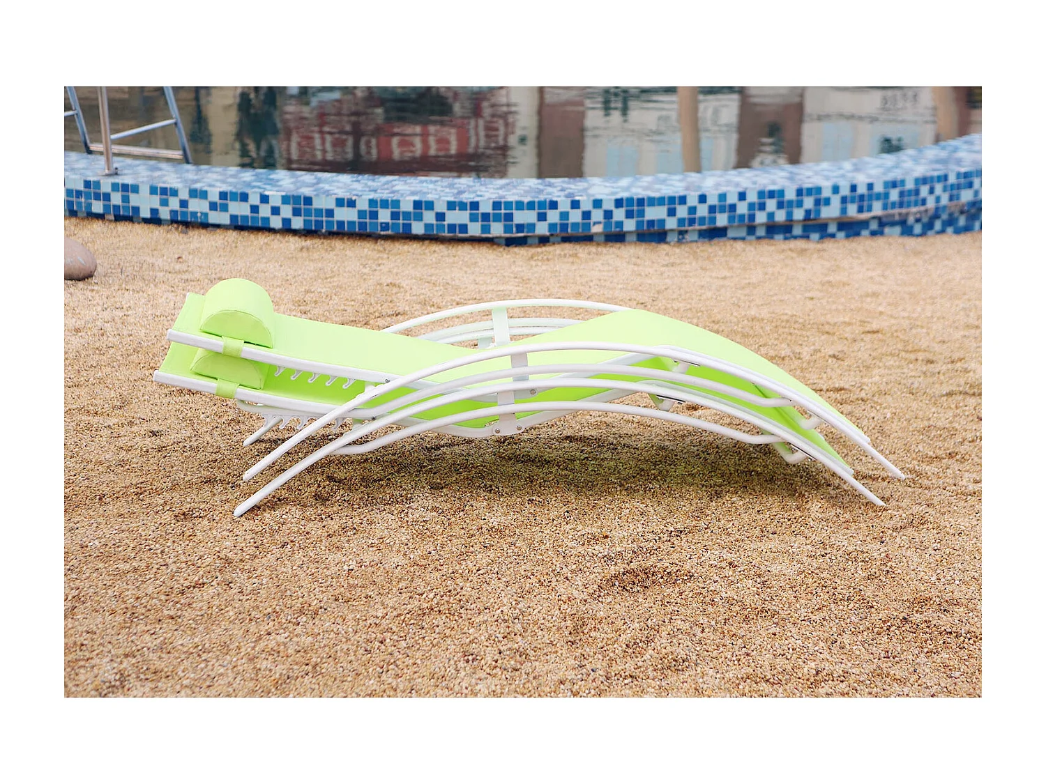 Lot de 2 transats empilables et ajustables en alu vert-blanc BAHIA