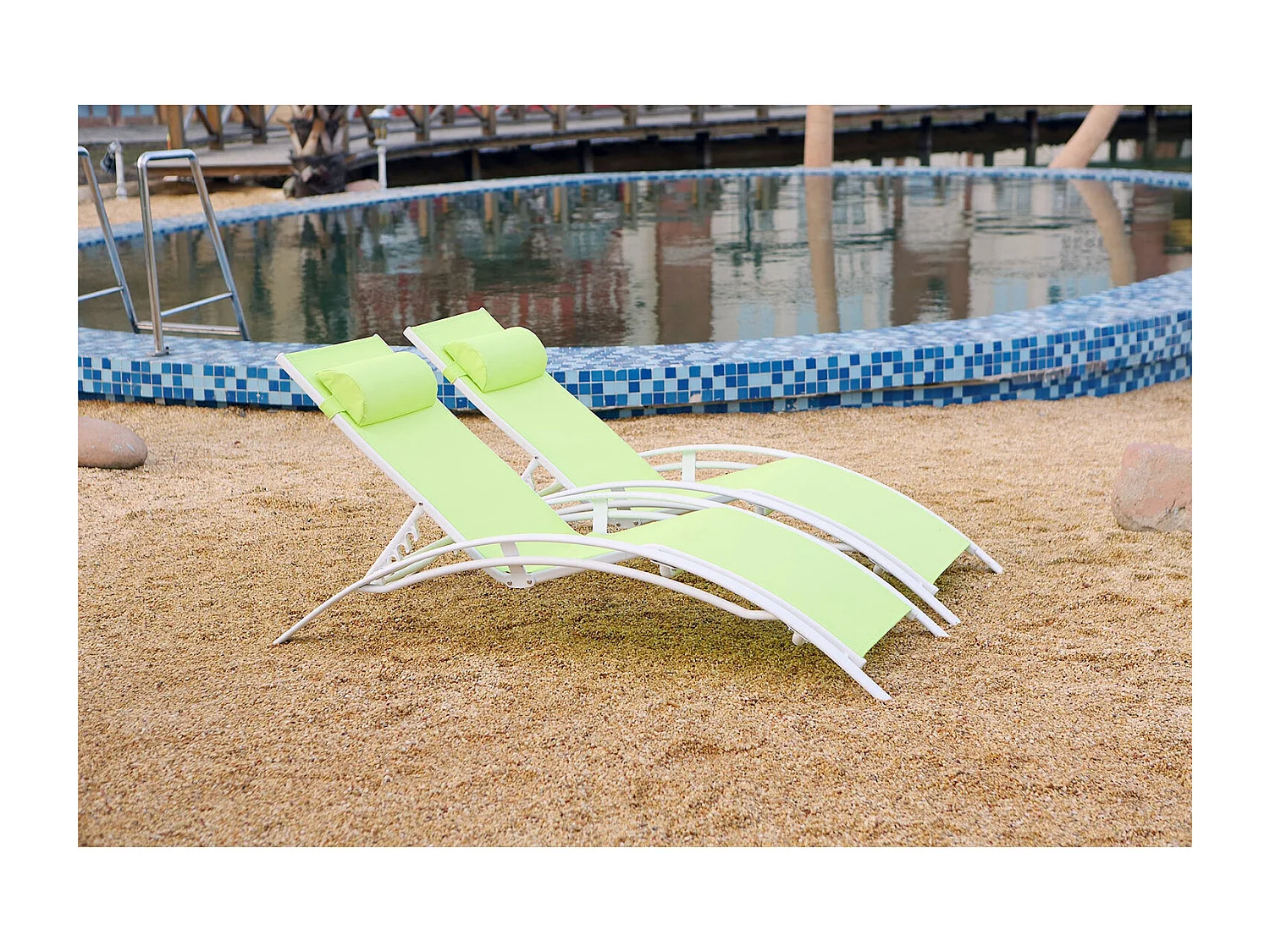 Lot de 2 transats empilables et ajustables en alu vert-blanc BAHIA