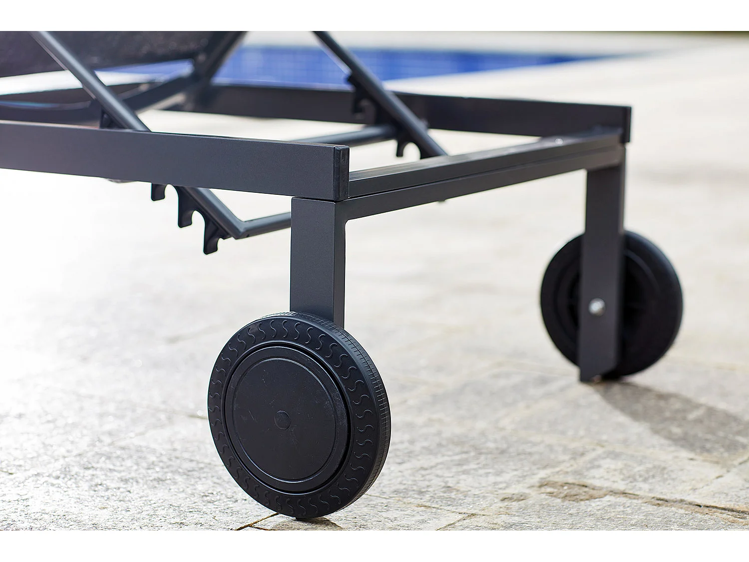 Lot de 2 transats inclinables avec roulettes en aluminium noir CUBA