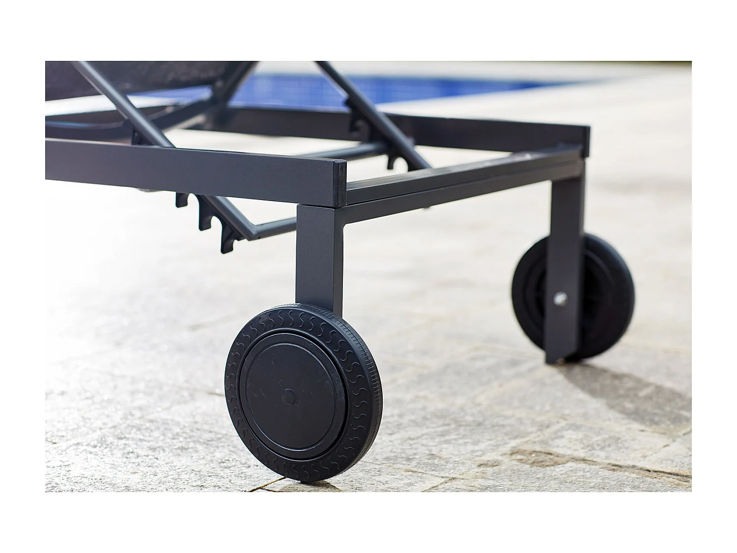 Lot de 2 transats inclinables avec roulettes en aluminium noir CUBA