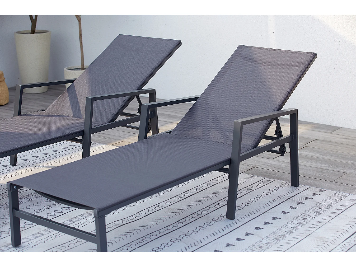 Conjunto de 2 espreguiçadeiras de jardim cinza BARI - Design elegante, reclináveis, alumínio, fácil de manter