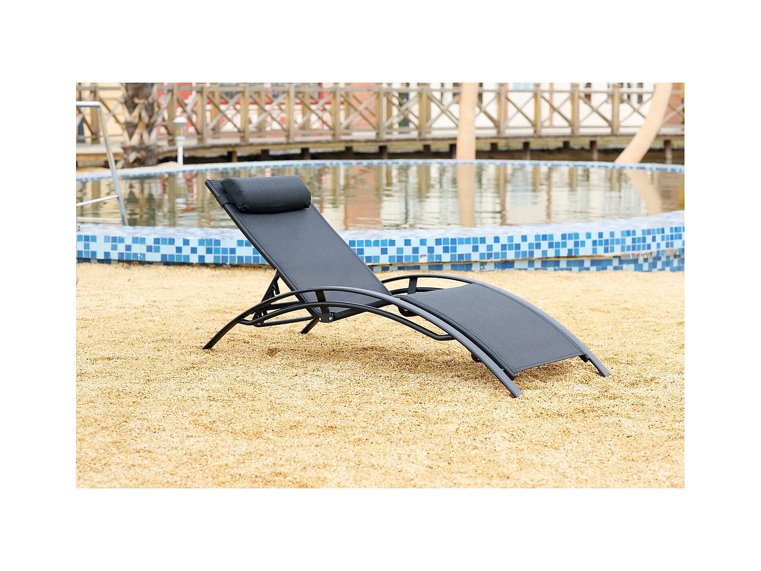 Transat empilable et ajustable en aluminium noir BAHIA