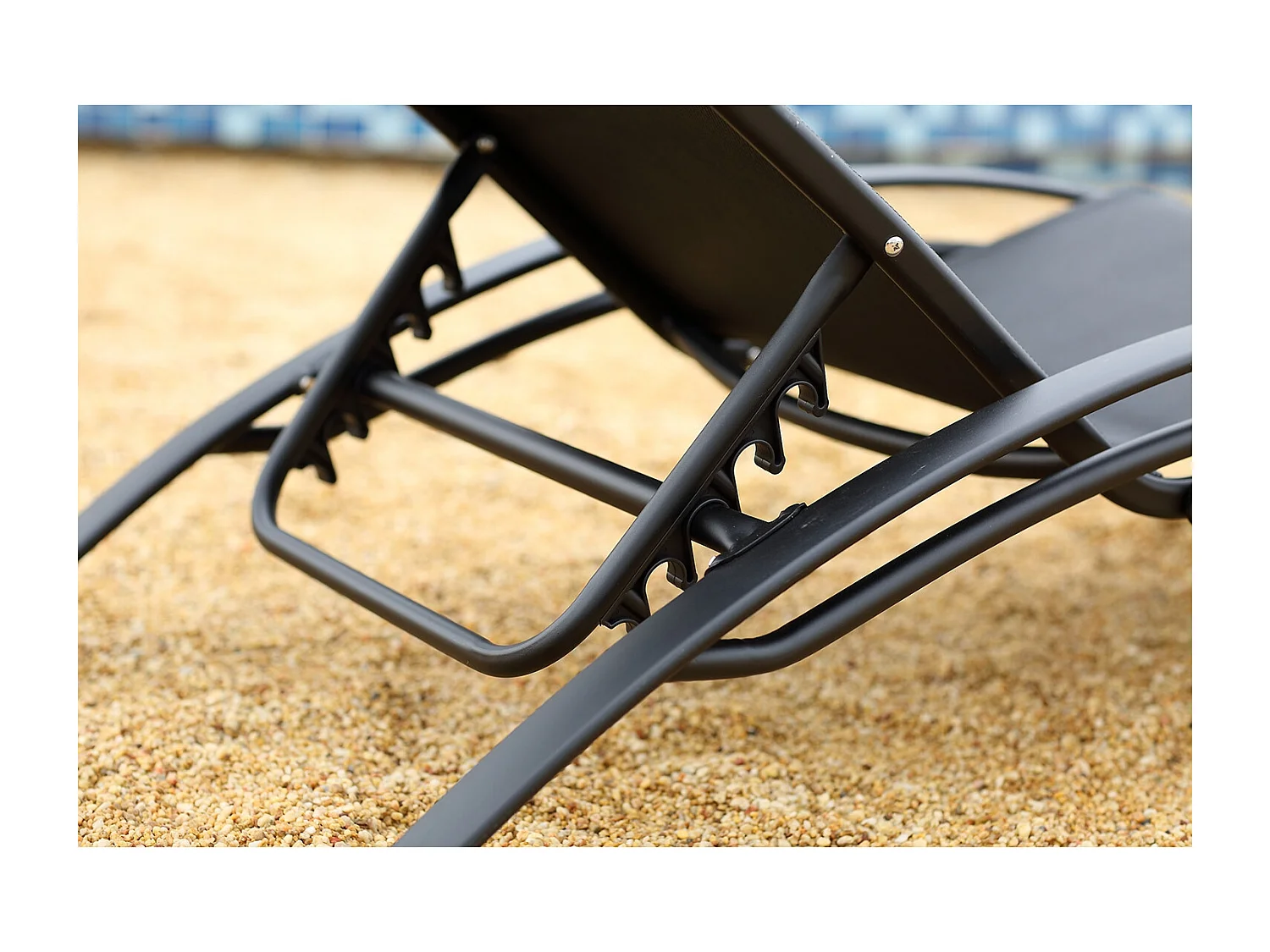 Transat empilable et ajustable en aluminium noir BAHIA