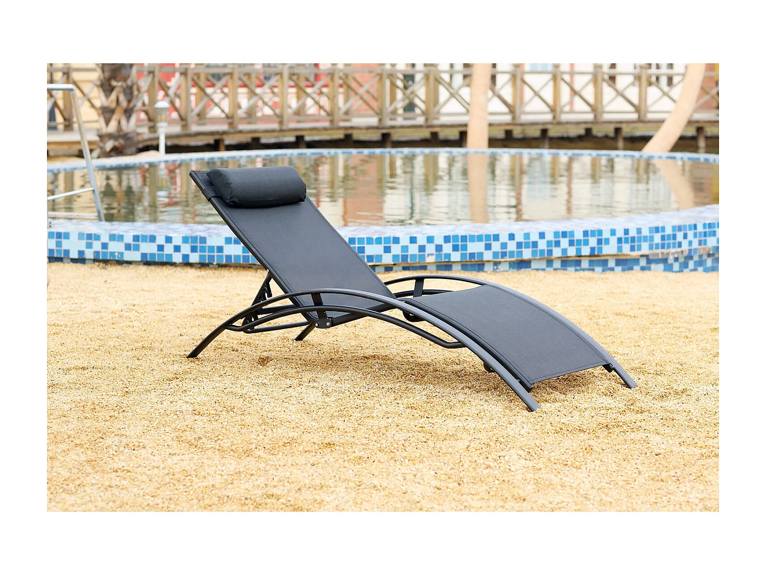 Transat empilable et ajustable en aluminium noir BAHIA