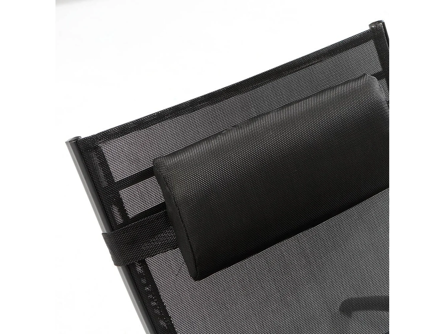 Transat ajustable et empilable avec pieds en acier noir LIMEA