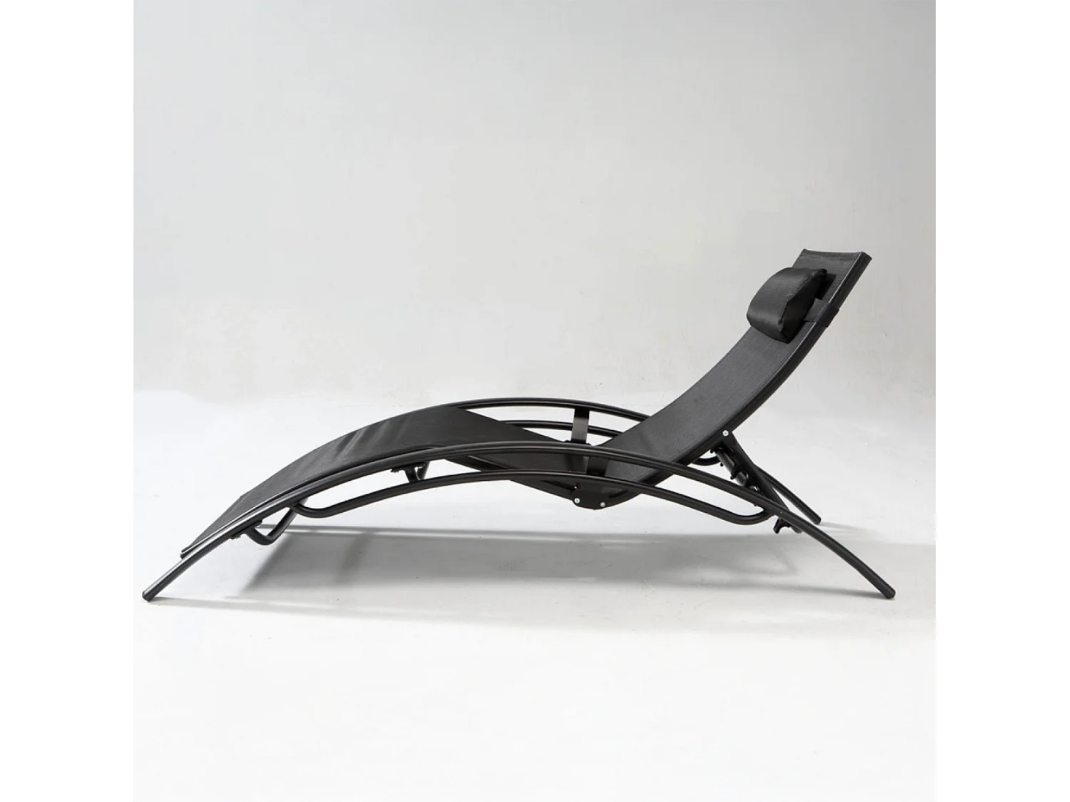 Sdraio regolabile e impilabilenero LIMEA